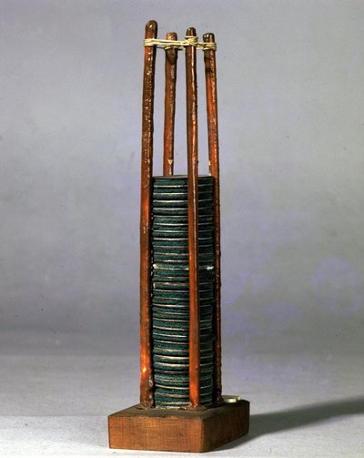 De stapel van Alessandro (Alexander) Volta. Museum voor Wetenschap en Technologie, Milaan. door Alessandro Volta