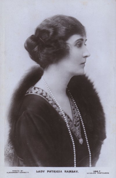 Lady Patricia Ramsay (zw/w foto) door Alexander Corbett