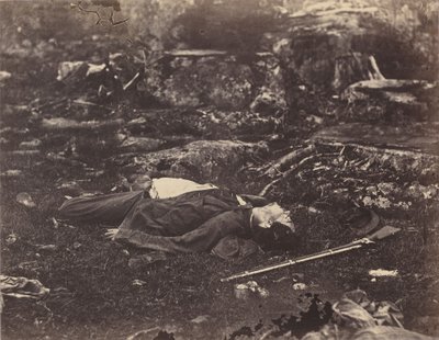 De laatste slaap van een scherpschutter, Gettysburg, Pennsylvania door Alexander Gardner