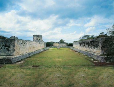 Mexico, Yucatan, Chichen Itza, Grote Balspelbaan door Nicolas Toussaint Charlet