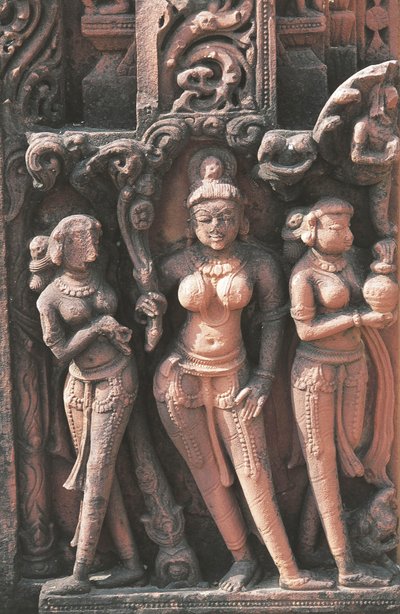 Beeldhouwwerk met vrouwelijke figuren, Jain-tempel nr. 16, Deogarh, Uttar Pradesh, India, 8e-17e eeuw door Nicolas Toussaint Charlet