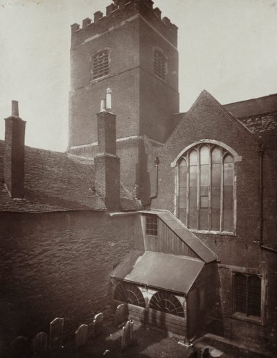 St. Bartholomews: Het groene kerkhof op de plaats van het oude zuidelijke transept door Alfred H. Bool