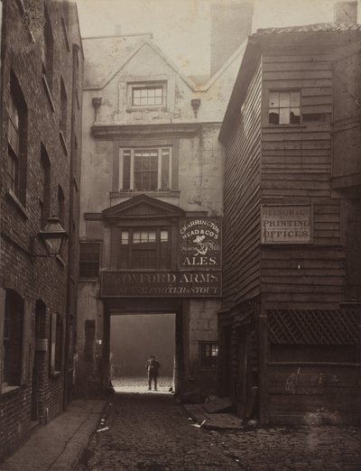The Oxford Arms, Warwick Lane door Alfred H. and John Bool