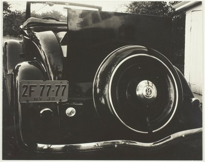Auto 2F-77-77 door Alfred Stieglitz