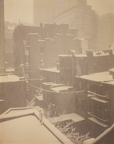 Van het achterraam "291". door Alfred Stieglitz