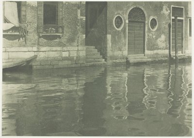 Reflecties—Venetië door Alfred Stieglitz