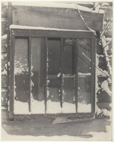 Raam: Hout, Glas, Sneeuw, 1923 door Alfred Stieglitz