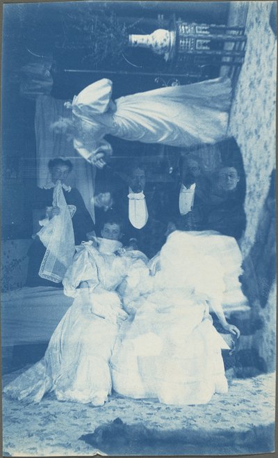 Zonder titel (Dubbele belichting van meerdere mensen in interieur) door American 19th Century