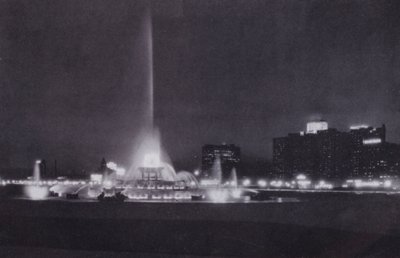 Chicago: Buckingham Fountain, nachtverlichting door American Photographer (after)