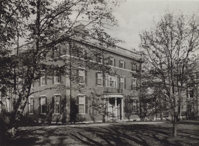 Harvard Universiteit: Residentie van President Lowell (zwart-wit foto) door American Photographer (after)