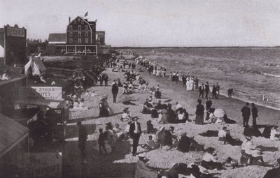 Old Orchard Beach, Maine: Op het strand (zwart-wit foto) door American Photographer (after)
