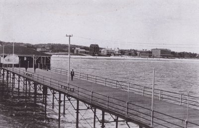 Old Orchard Beach, Maine: Uitzicht vanaf de oceaanpier door American Photographer (after)