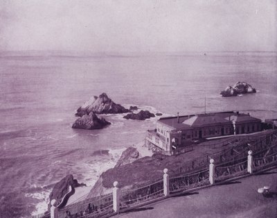 Seal Rocks en Cliff House bij de Golden Gate, San Francisco door American Photographer (after)