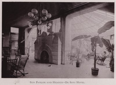 Zonnekamer en Haard, De Soto Hotel door American Photographer (after)