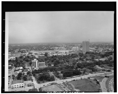 Luchtfoto naar het noordwesten, Techwood Homes (Openbare Huisvesting), begrensd door North Avenue, Parker Street, William Street & Lovejoy Street, Atlanta, Fulton County, GA door American Photographer