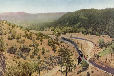 Apache Canyon, tussen Las Vegas en Lamy, New Mexico door American Photographer