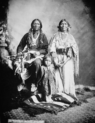 Apache Chief Antonio Maria met zijn familie door American Photographer