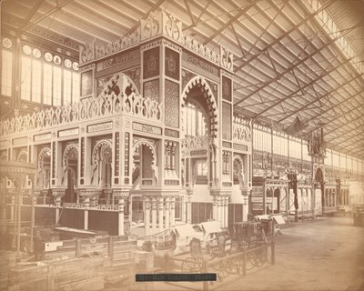 Braziliaanse en Nederlandse sectie, Hoofdgebouw, Centennial International Exhibition, Philadelphia door American Photographer