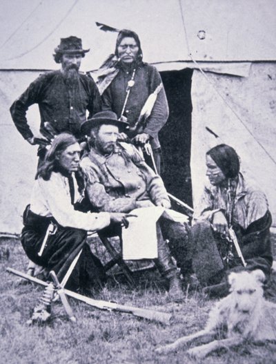 Generaal George A. Custer (1839-76) met zijn Indiaanse verkenners tijdens de Yellowstone-expeditie van 1873 door American Photographer
