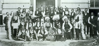 Indiaanse delegatie van Sioux leiders in Washington D.C. om te protesteren tegen de schending van het Fort Laramie Verdrag van 1868 door American Photographer