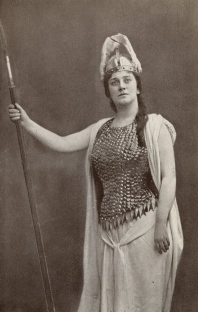 Lillian Nordica, als Brunnhilde, in "Die Walkure" (z/w foto) door American Photographer