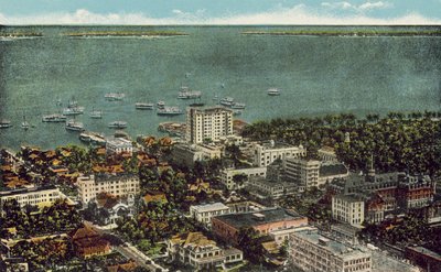 Miami, Florida, ca 1925: Miami in vogelvlucht (kleurenfoto) door American Photographer