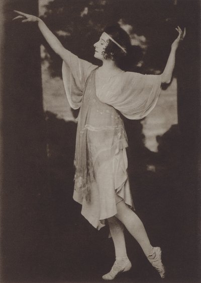 Pavlova in het ballet uit de opera "Orpheus en Euredice" (z/w foto) door American Photographer