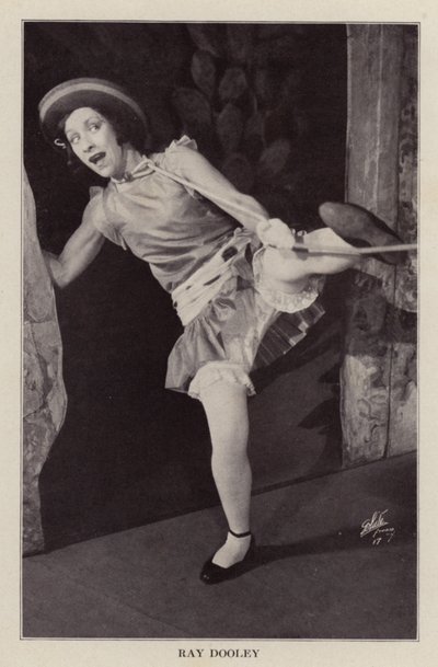 Ray Dooley (z/w foto) door American Photographer