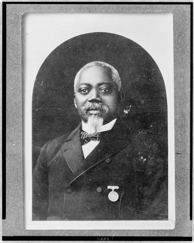 Sgt. William Carney, portret van hoofd en schouders, frontaal, c.1900 door American Photographer