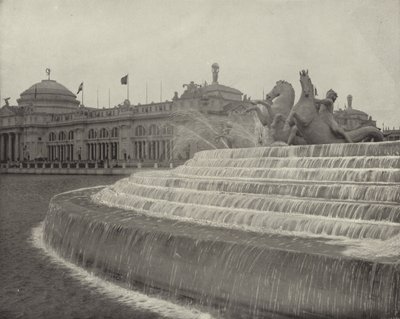 De Circulaire Waterval en de Zee Paarden door American Photographer