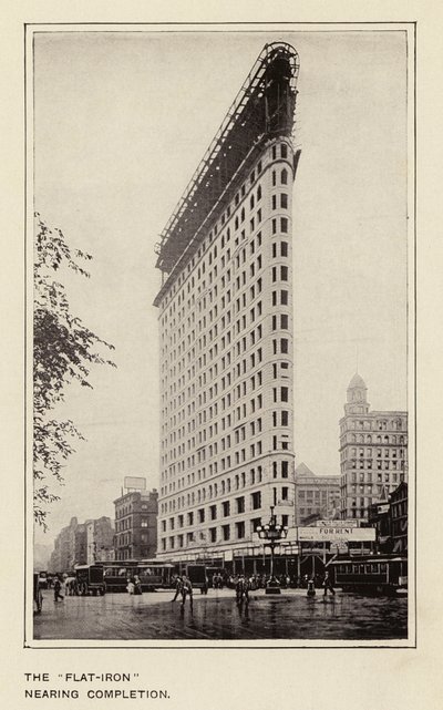 De "Flat-Iron" nadert voltooiing (z/w foto) door American Photographer