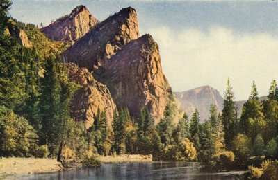 Three Brothers, Yosemite National Park (kleurenfoto) door American Photographer