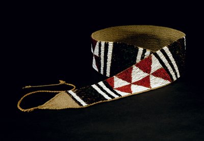 Een Vrouwenceremoniële Riem, Maidu stam, Californië door American School