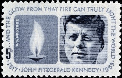 Amerikaanse postzegel van John Fitzgerald Kennedy door American School