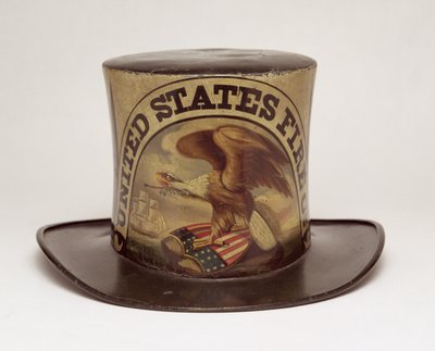 Brandweerparadehoed geschilderd door David Bustill Bowser, c.1850 door American School