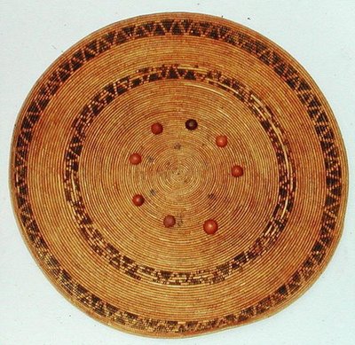 Pomo spelbord met eikel dobbelstenen, uit Californië door American School