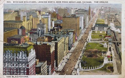 Ansichtkaart met afbeelding van Michigan Boulevard, Chicago, c.1930 door American School
