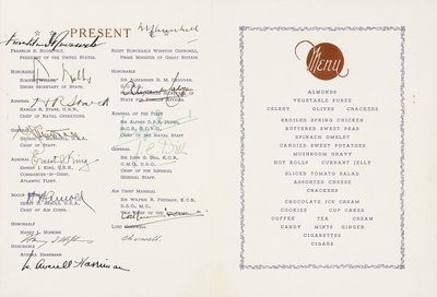 Gedrukt menu ondertekend door Winston Churchill en Franklin D. Roosevelt, U.S Flagship Augusta, Ship