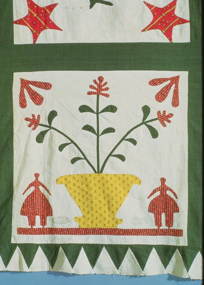 Quilt detail met figuren en bloemen door American School