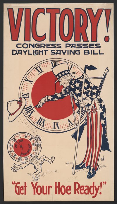 Uncle Sam draait de klok terug, Victory! Het Congres keurt de zomertijdwet goed, maak je schoffel klaar!, Zomertijdposter tijdens de Eerste Wereldoorlog, VS, 1918 door American School