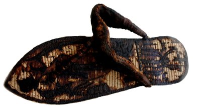 Sandaal van Toetanchamon versierd met gebonden gevangenen en sema-tawy symbolen, 14e eeuw v.Chr. door Ancient Egypt