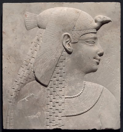 Plaquette met afbeelding van een koningin of godin door Ancient Egyptian