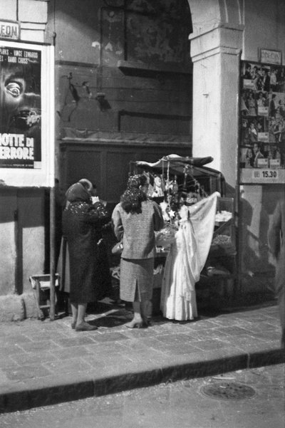 CROTONE - DE CONFETTI KIOSK door Ando Gilardi