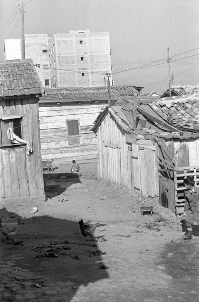 MONTECATINI DORP - CROTONE door Ando Gilardi