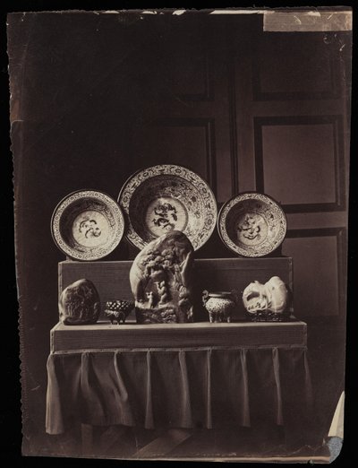 Tentoonstelling in het Musée Chinois van keizerin Eugénie in Fontainebleau, ca. 1861 door Andre Adolphe Eugene Disderi