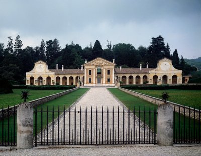 Uitzicht op de villa Barbaro of Volpi door Andrea Palladio