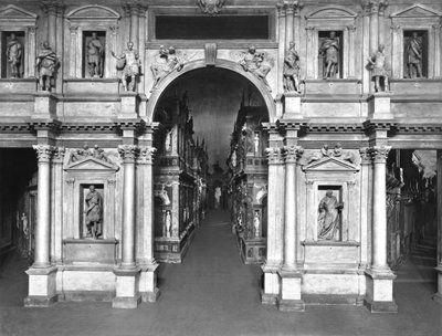 Interieur van het theater, gebouwd 1580-85 door Andrea Palladio