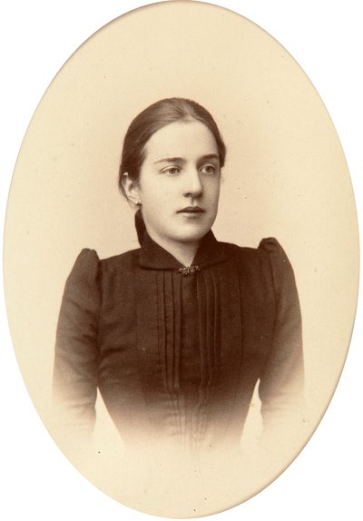 Alexandra Treugut door Andrei Deniere