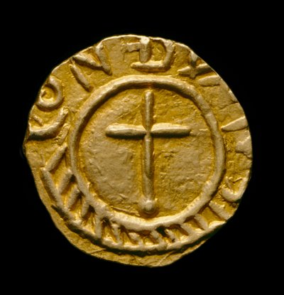 Crondall munt nr. 59, Angelsaksische munt uit de Crondall Hoard, Crondall, Hampshire (goud) door Anglo Saxon