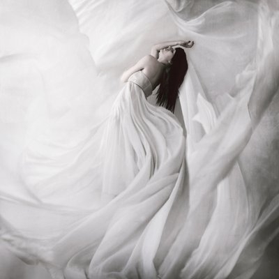 Etherisch wit, vloeiende gratie door Anja Matko